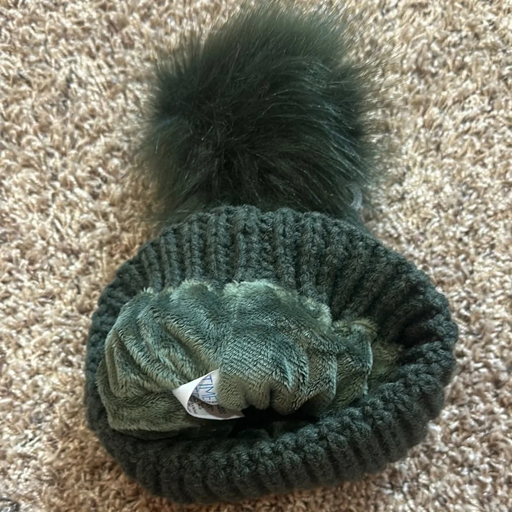 NEW Time and Tru Kids' Dark Green Cable Knit Beanie with Pom-Pom